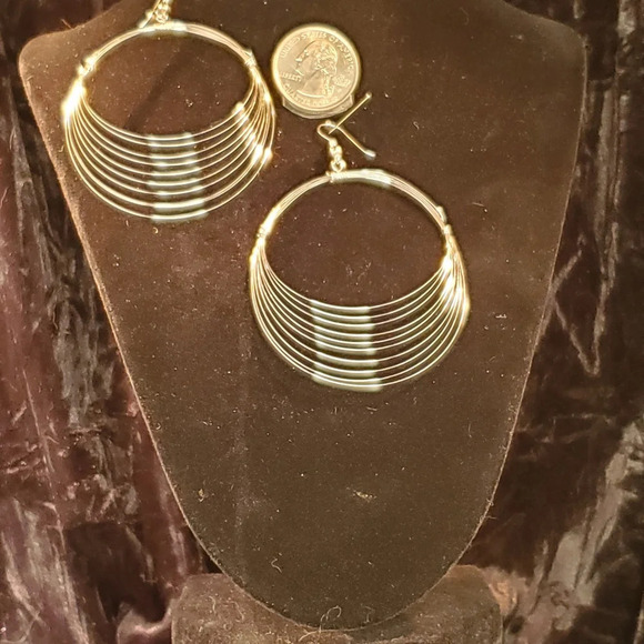 0236. NWOTs ~ 925 Sterling Silver Multi-Hoop ~ Every Gal Needs Big Hoops! - Picture 4 of 9
